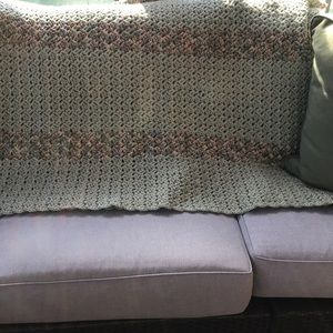 Gorgeous Vintage throw approx 66 x 46 inches green with pattern; versatile